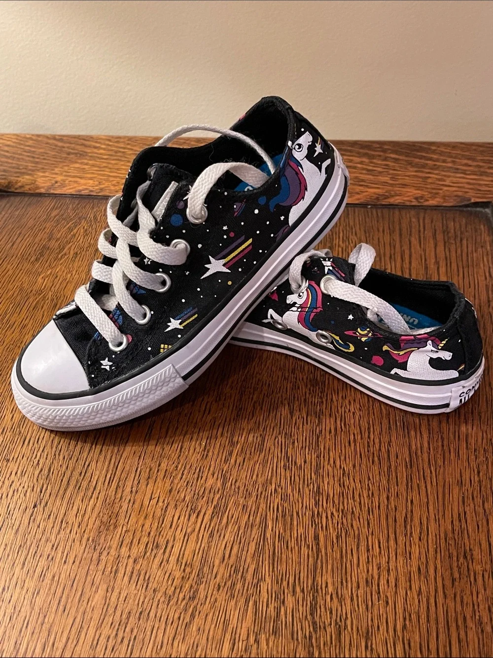 Converse Kids Black Unicon Low-Top Sneakers with White Accents, size 12